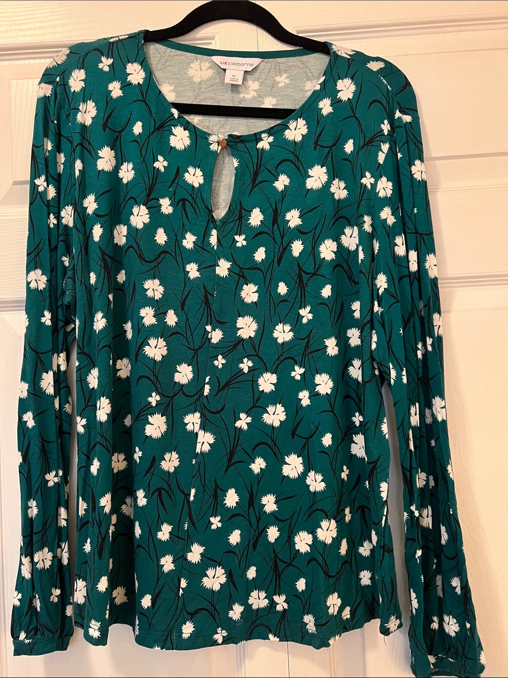 Liz Claiborne Floral Keyhole Long-Sleeve Women’s Top